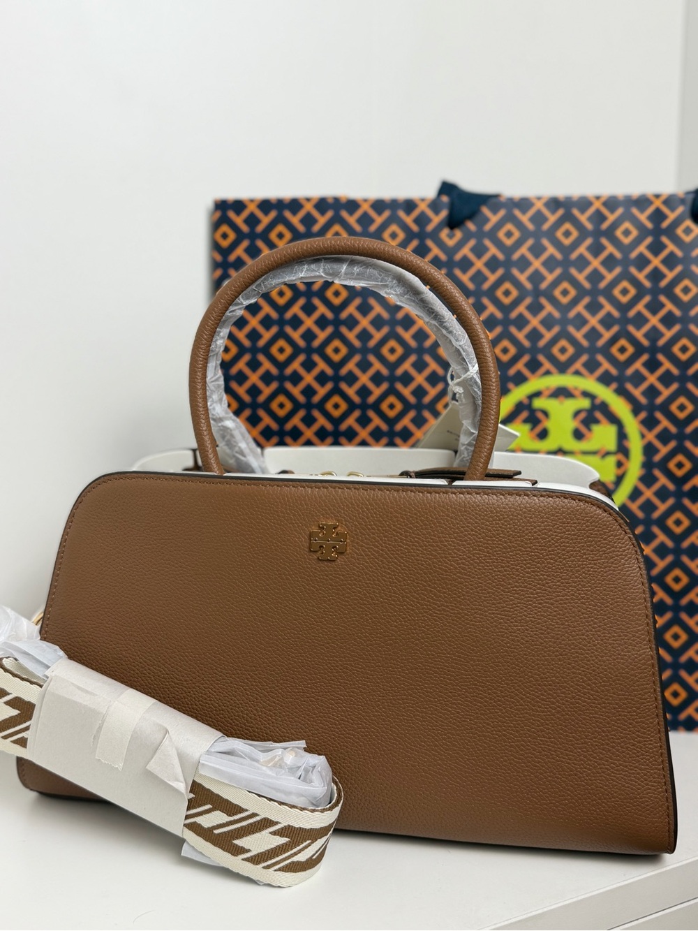 NWT Tory Burch Britten Small Center Zip Satchel